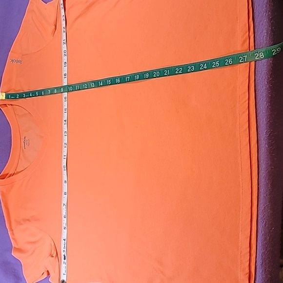 0771. NWOTs ~ Reebok ~ Safety Orange ~ V-neck ~ 2XL ~ T-shirt - Picture 6 of 8